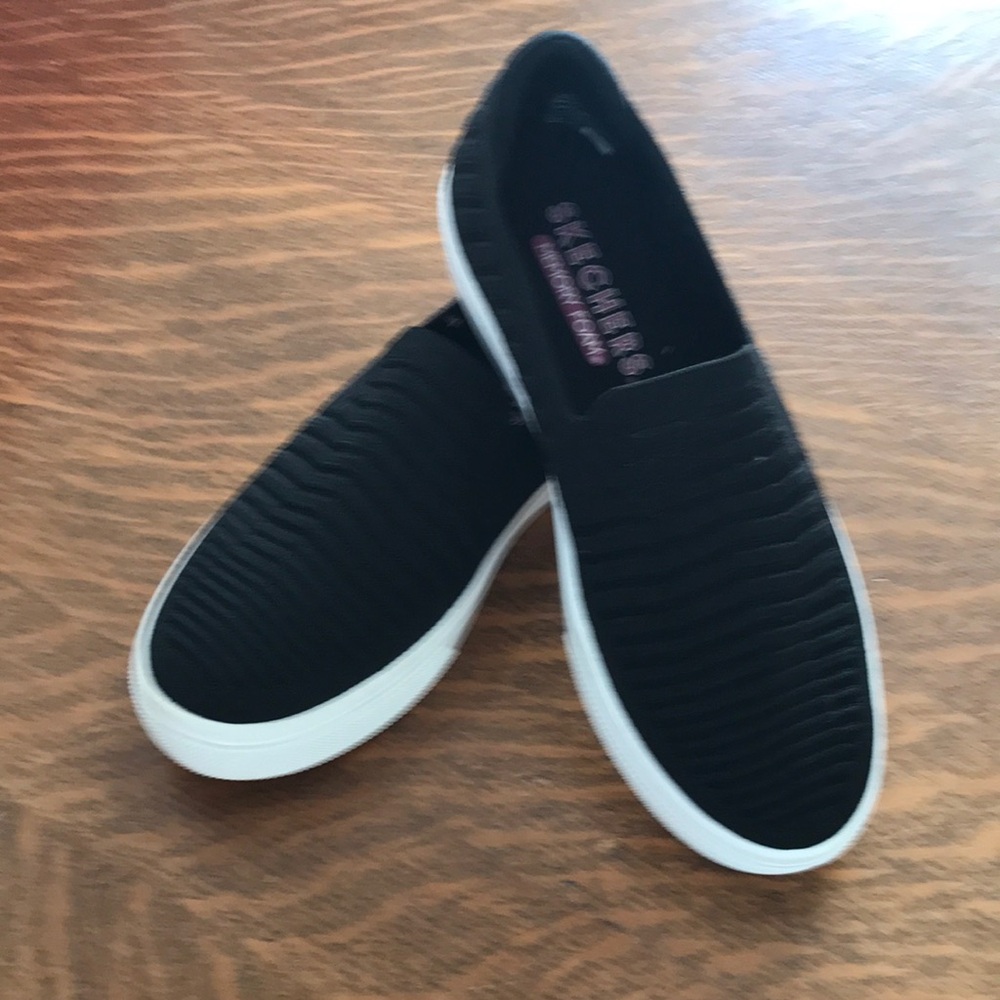 Skechers New Women's Black Slip-On Knit Sneakers